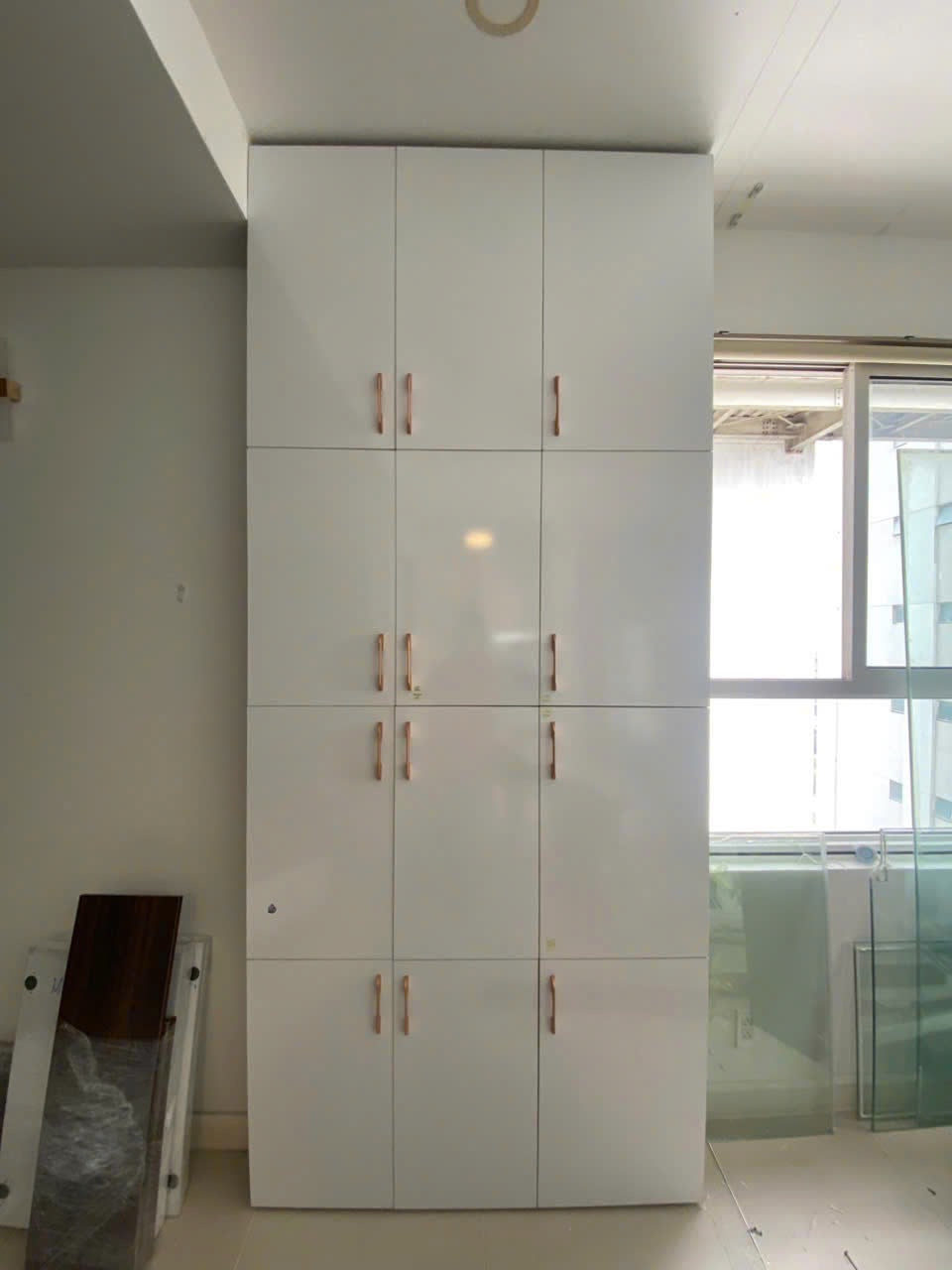 Tủ cao 12 cánh màu trắng