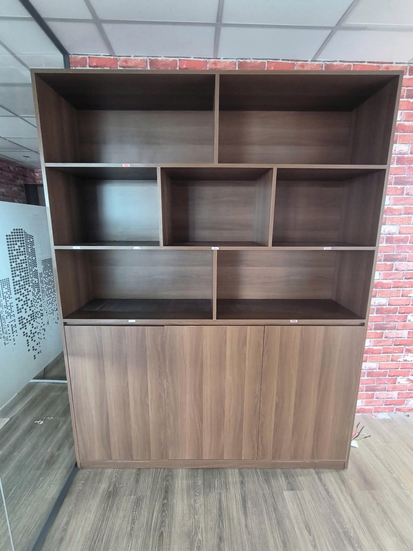 Tủ kệ trưng bày lưu trữ đồ dùng