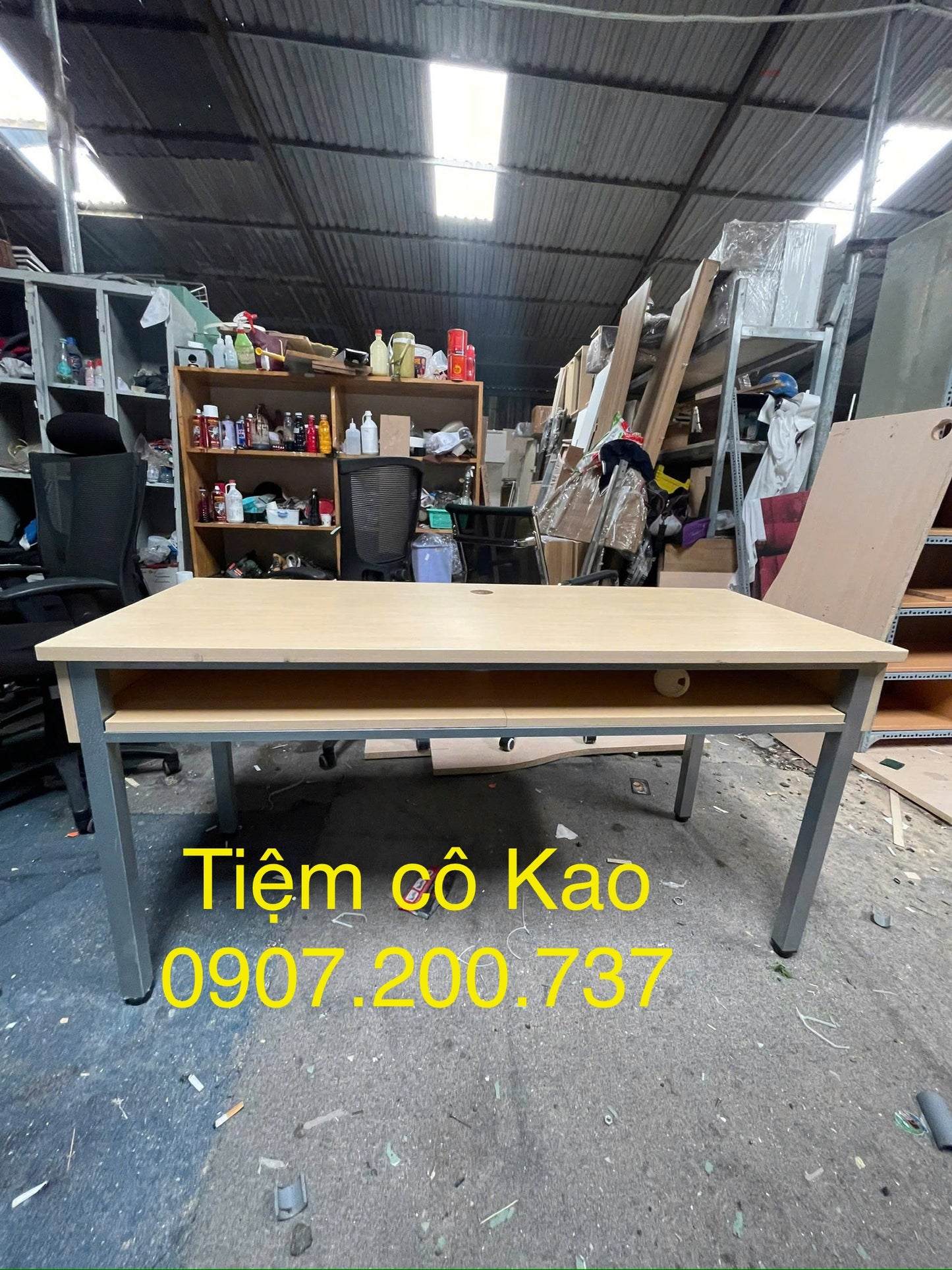 Bàn học sinh có hộc bàn