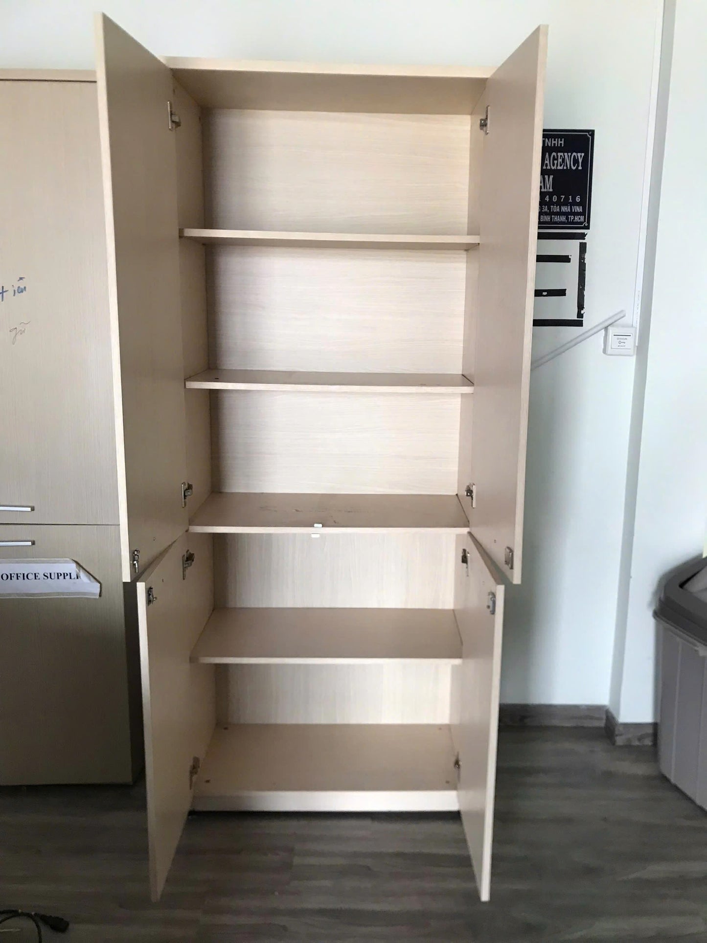 Tủ hồ sơ cao 4 cánh