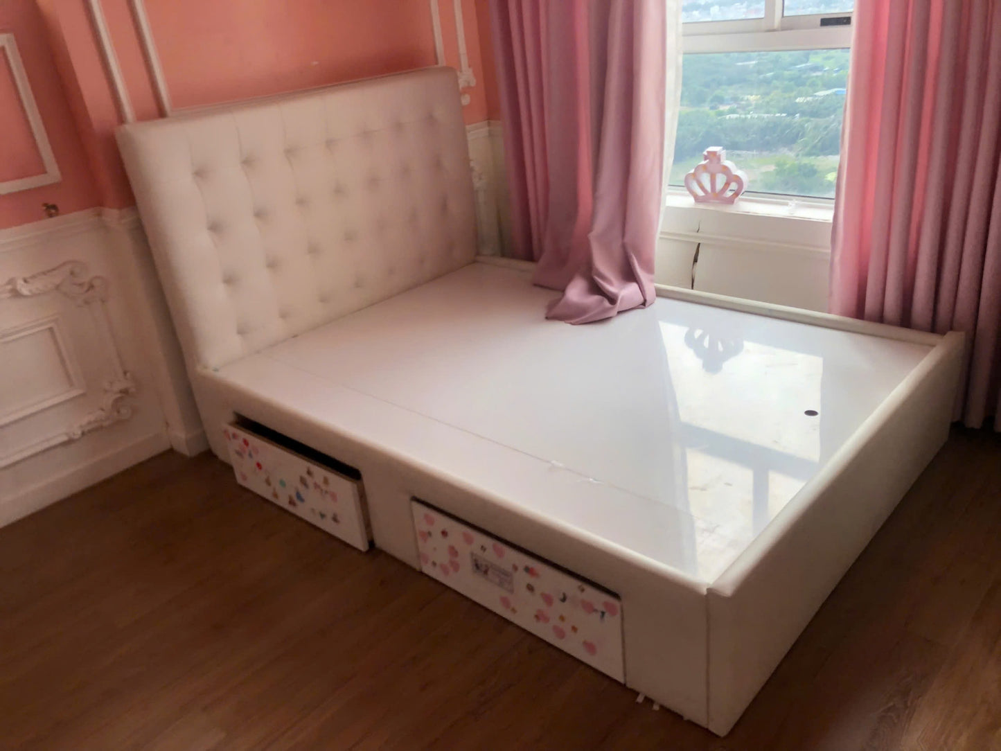 Giường có ngăn kéo