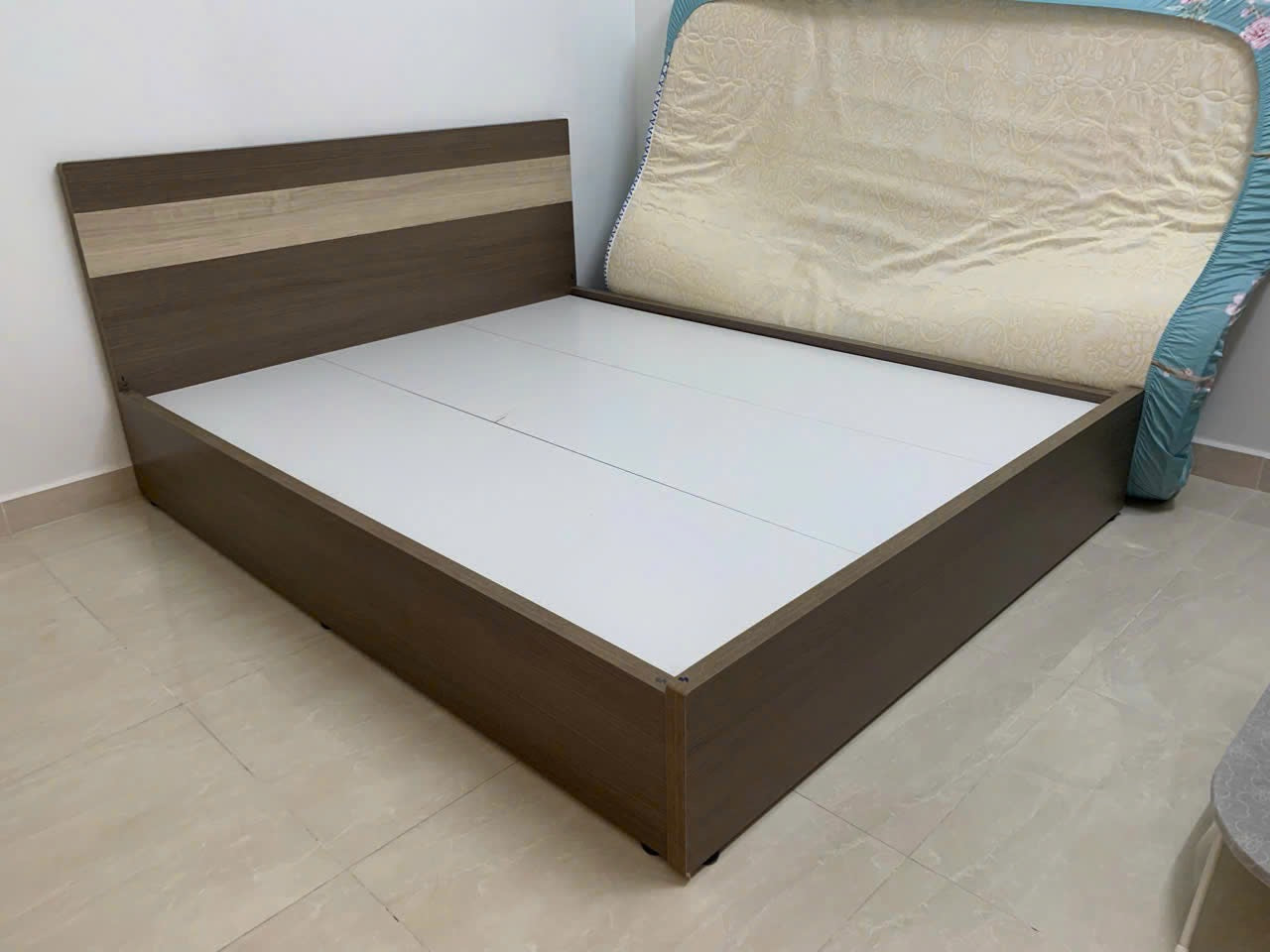 Thanh lý 2 mẫu giường đẹp
