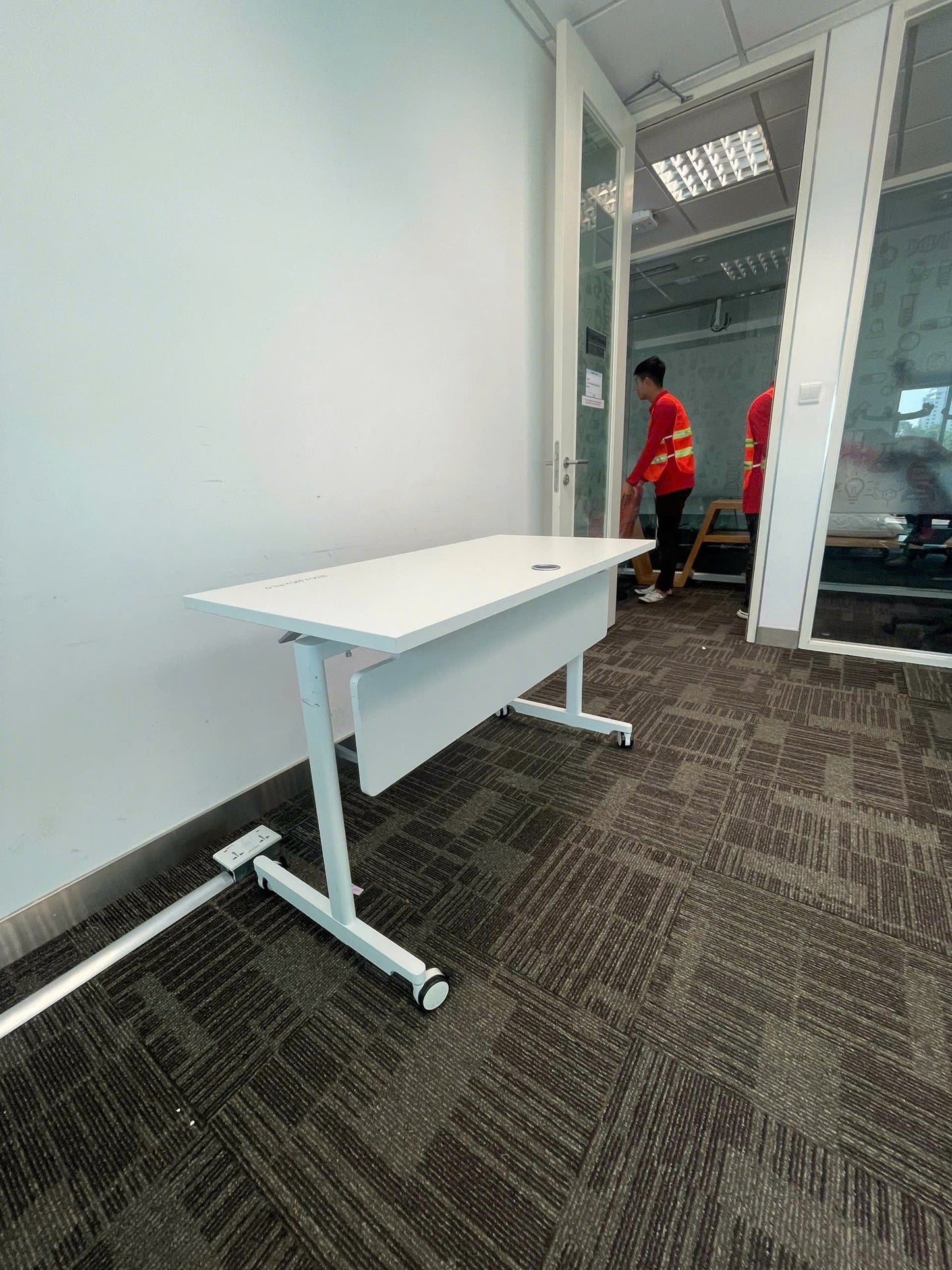Bàn xếp có bánh xe. Bàn văn phòng, bàn học xếp gọn