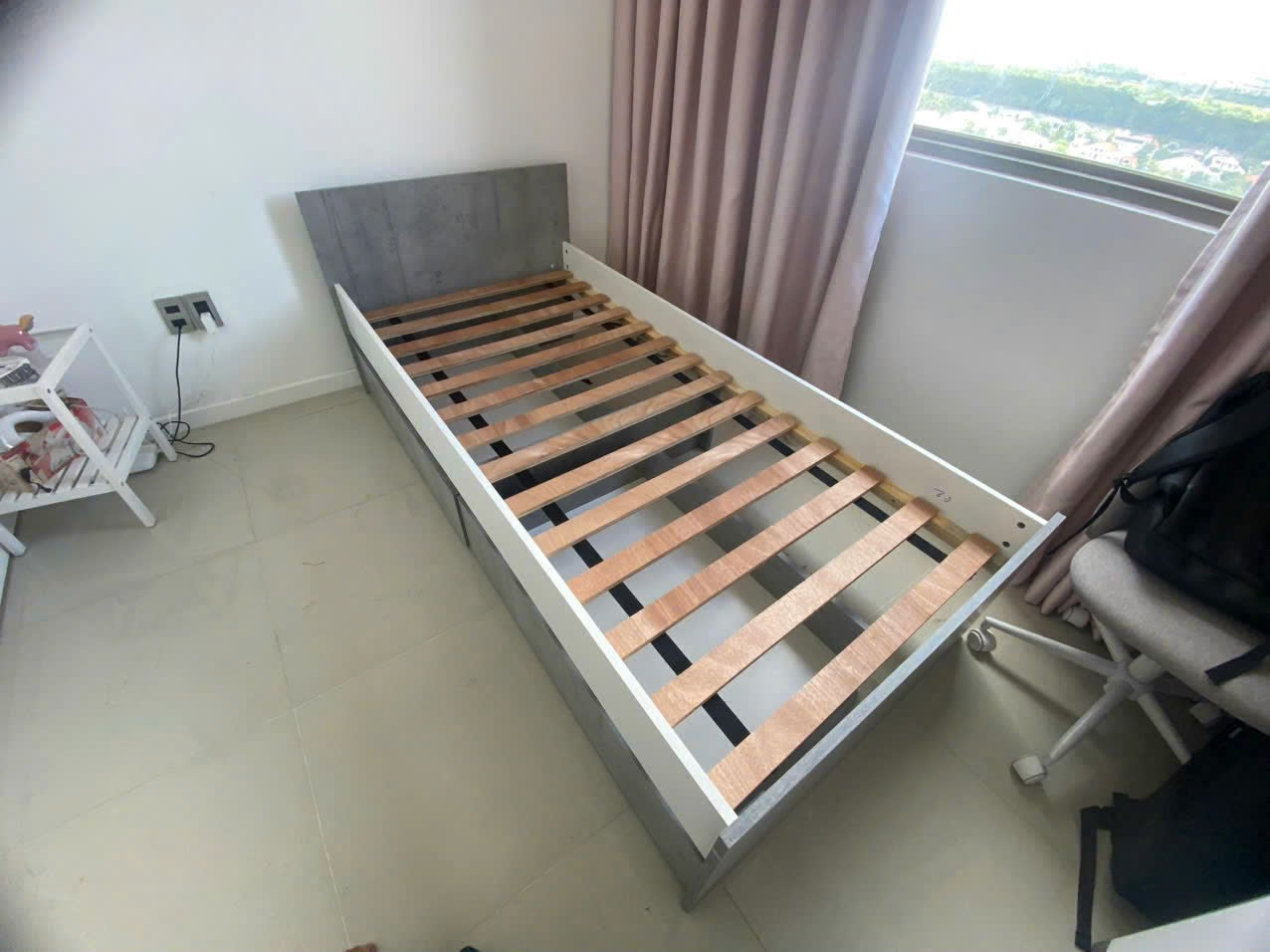 Giường có 2 hộc kéo