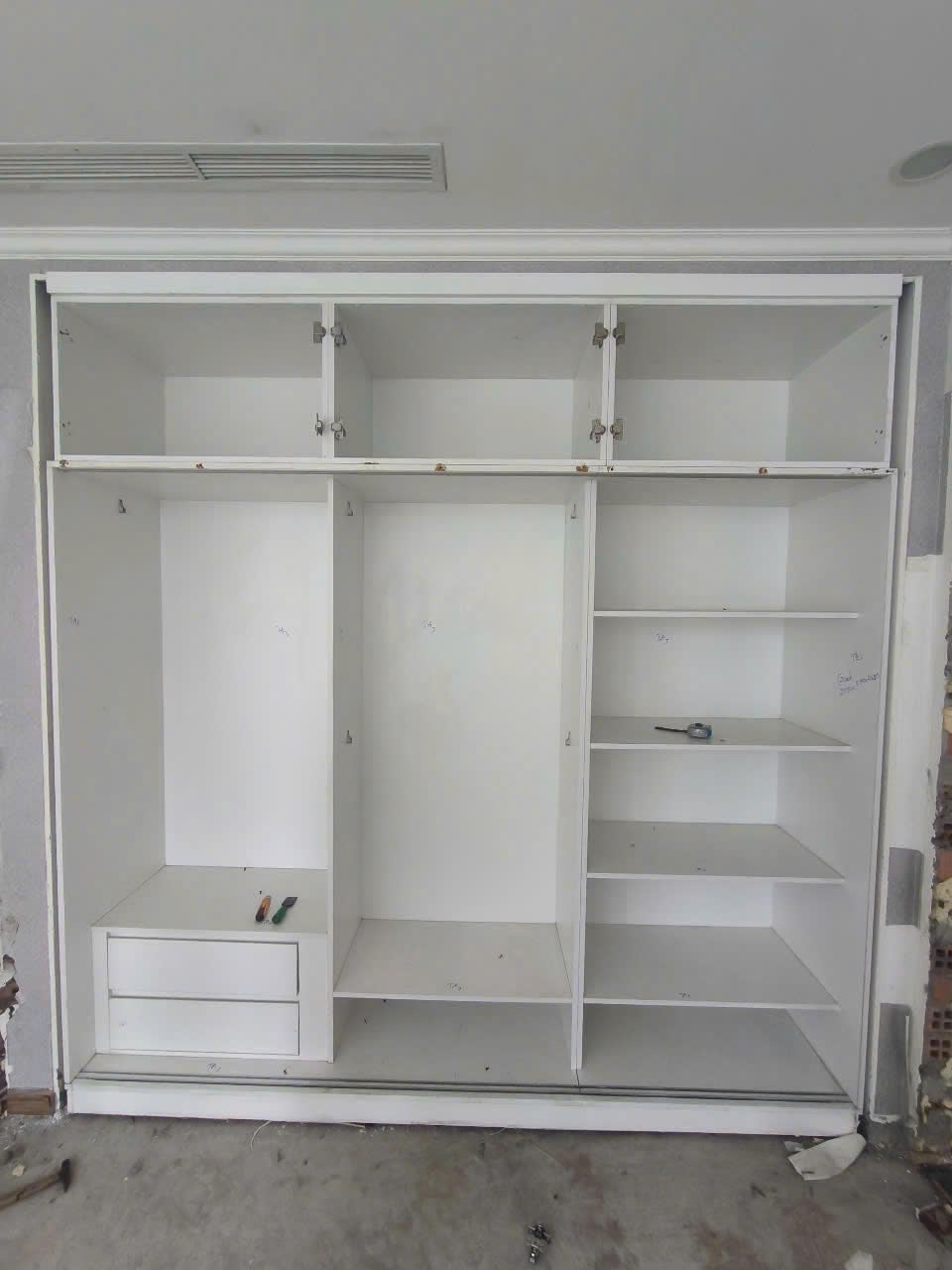 Tủ quần áo kích thước 2530x590x2600