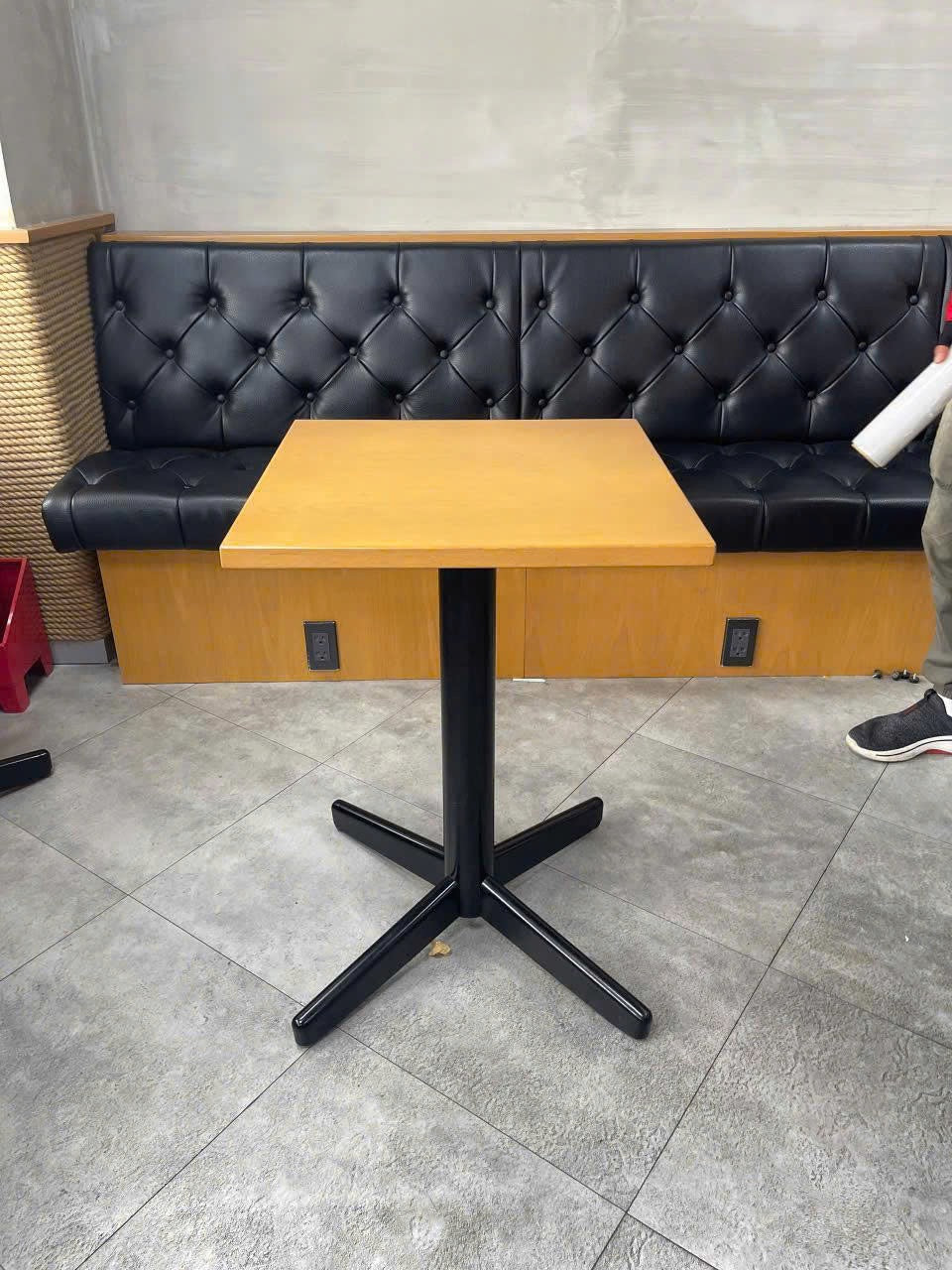 Bàn cà phê. Bàn ăn nhỏ. Bàn vuông nhỏ