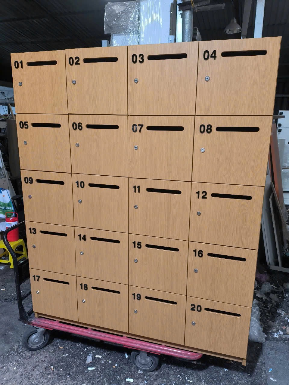 Tủ locker gỗ 20 ngăn