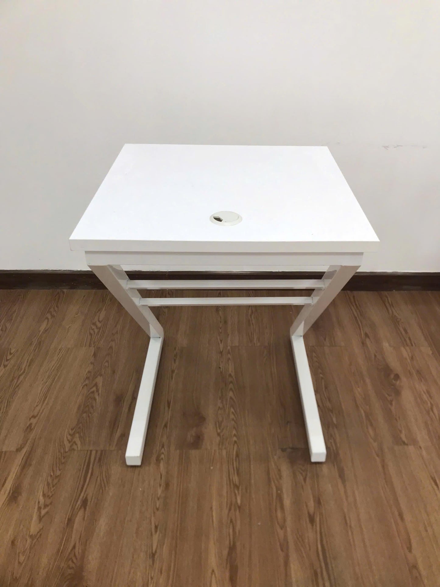 Bàn mini màu trắng