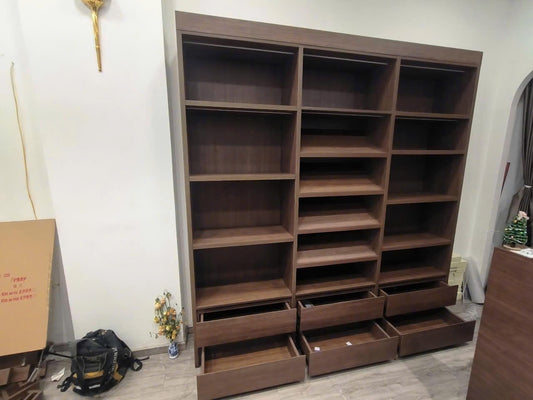 kệ tủ lớn. Tủ trưng bày vó ngăn kéo