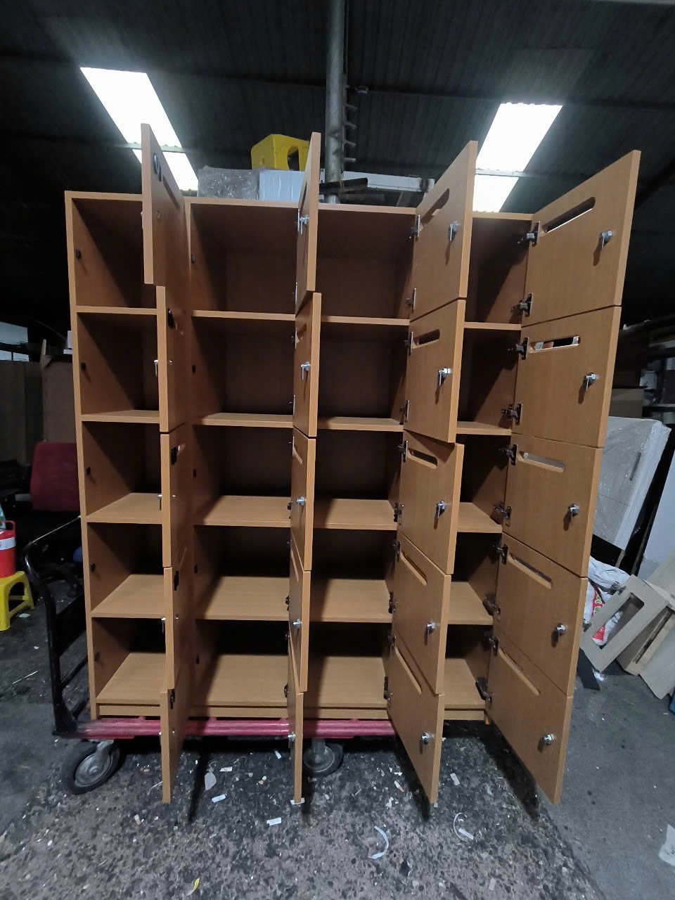 Tủ locker gỗ 20 ngăn