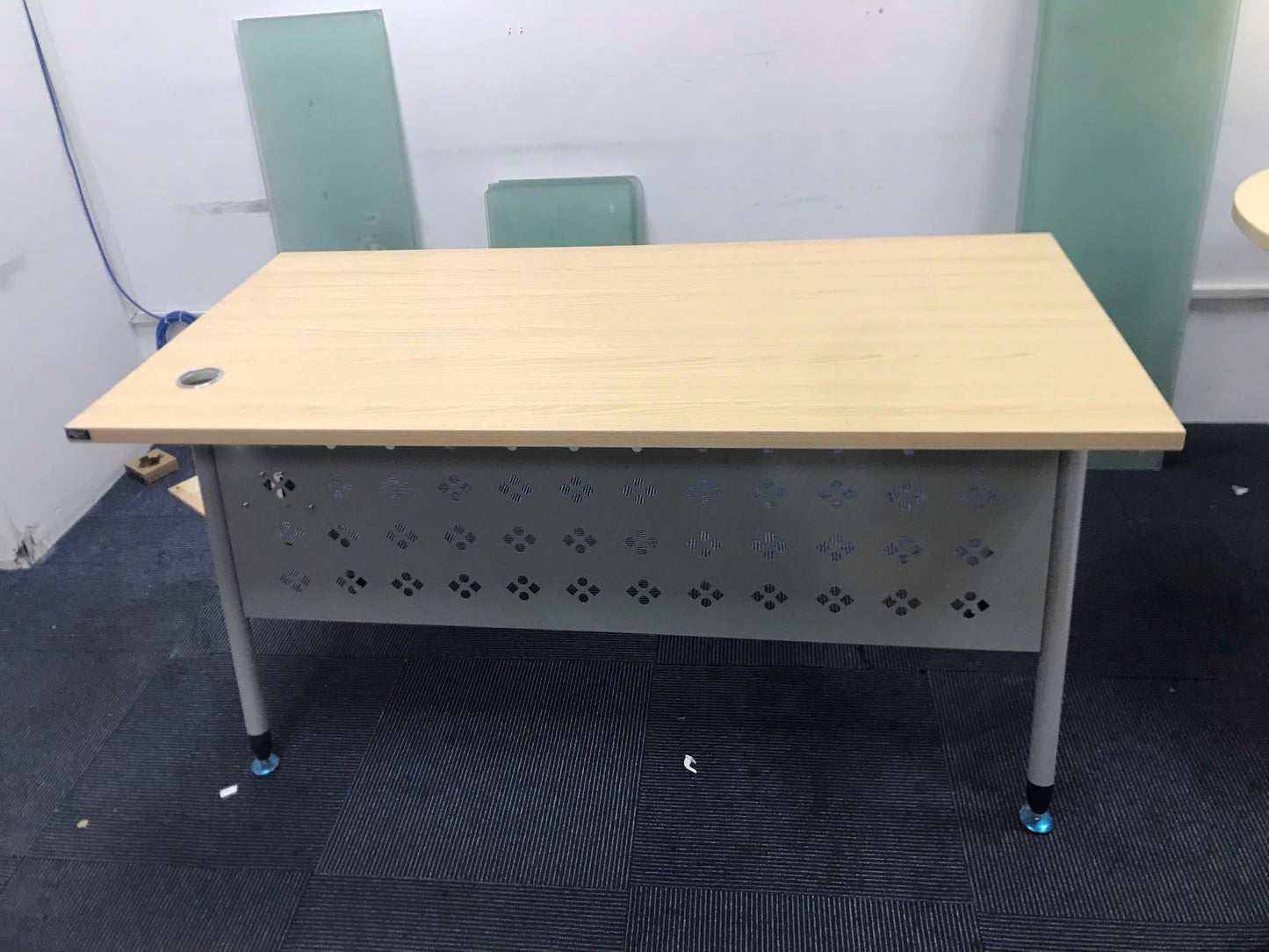 Bàn làm việc có yếm 1400x700x750