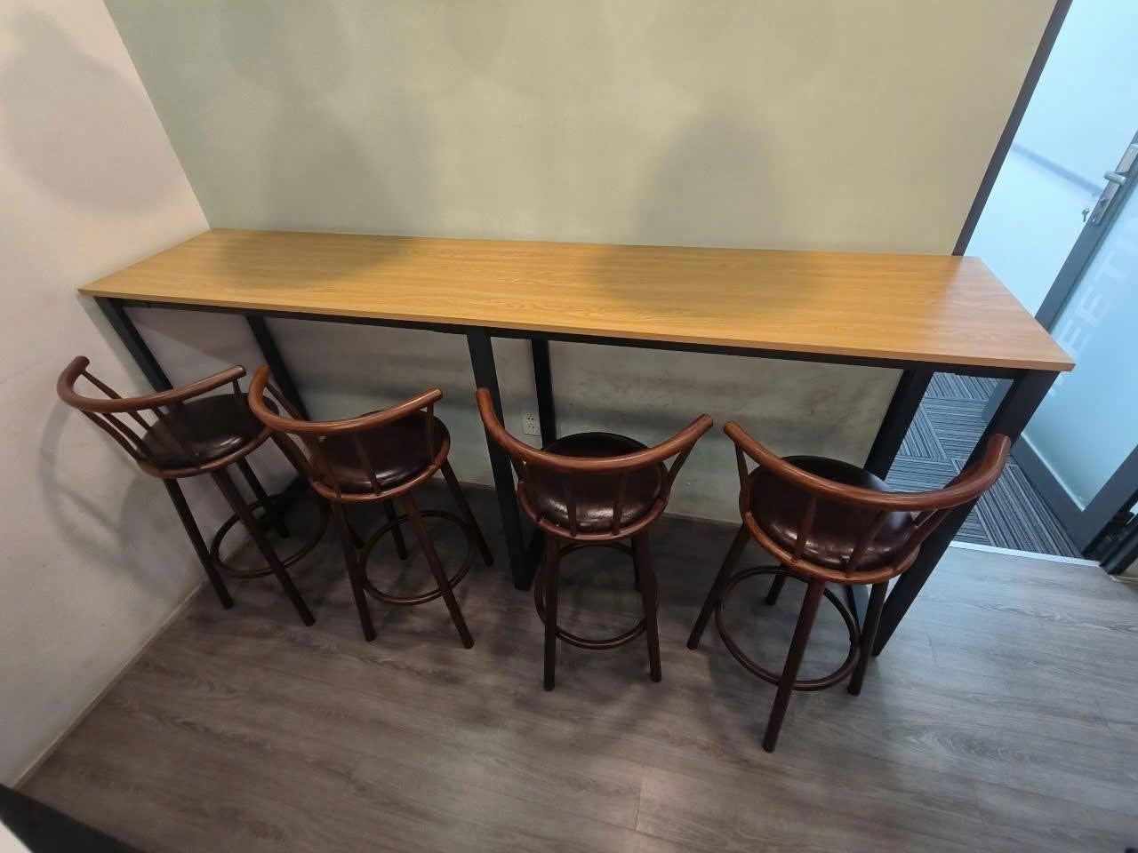 Bàn bar cao
